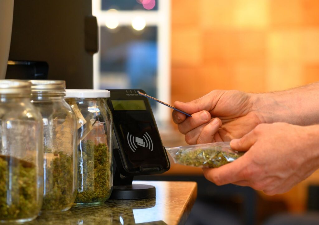 When to Opt for Bulk Over Single Purchases of Cannabis